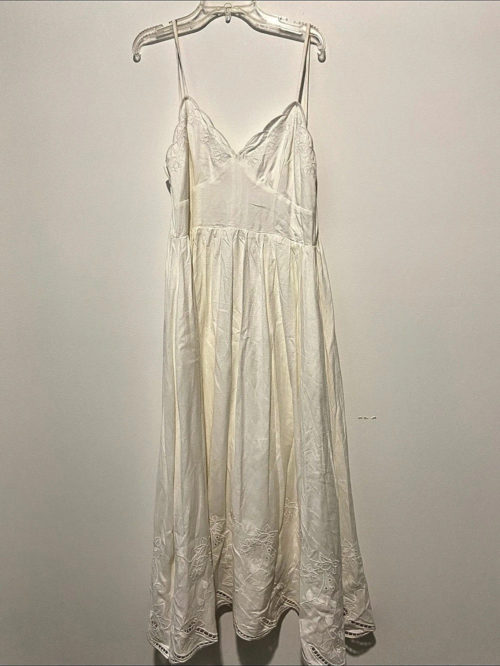 ASTR the Label Floral Embroidered Maxi Dress in White Size Medium NWT